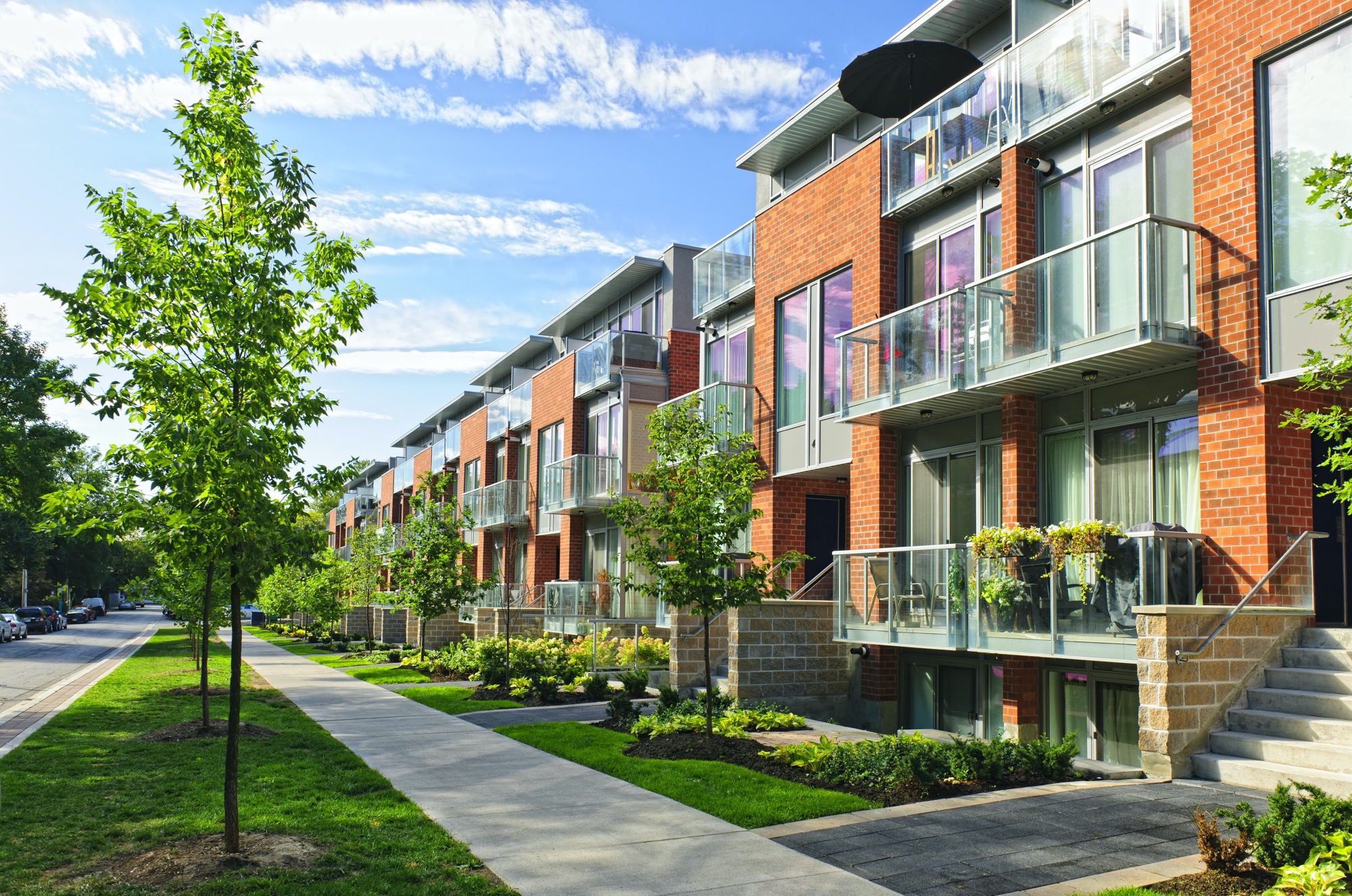 Exterior picture of modern townhomes